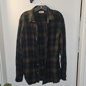Tommy Hilfiger Men's Green and Red Plaid Casual Shirt